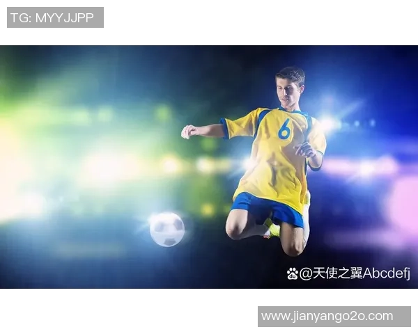 在绿茵场上挥洒汗水的足球爱好者们的激情与梦想 在绿茵场上挥洒汗水的足球爱好者们的激情与梦想